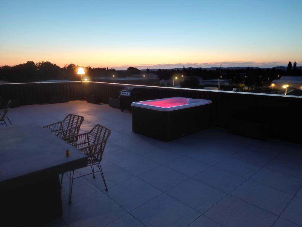 Saint Remy De Provence Roof Top Avec Jacuzzi Exterior photo